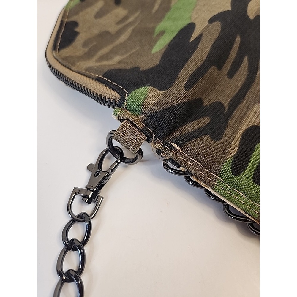 Deena & Ozzy Camouflage And Leopard Clutch Purse W/ Removable Chain Strap - Picture 7 of 16